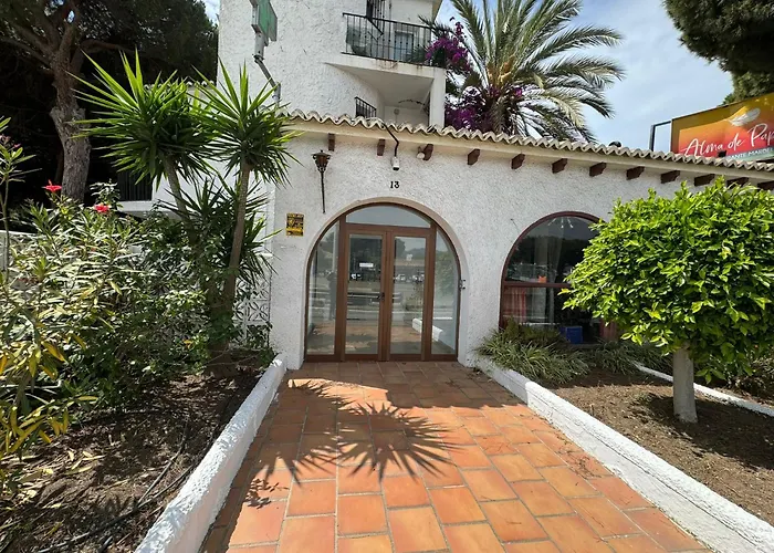 Casa De 5 Cerca De La Playa En Elviria * Marbella