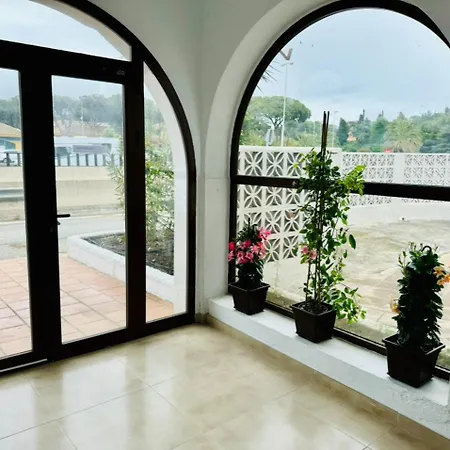 Casa De 5 Cerca De La Playa En Elviria Holiday home *